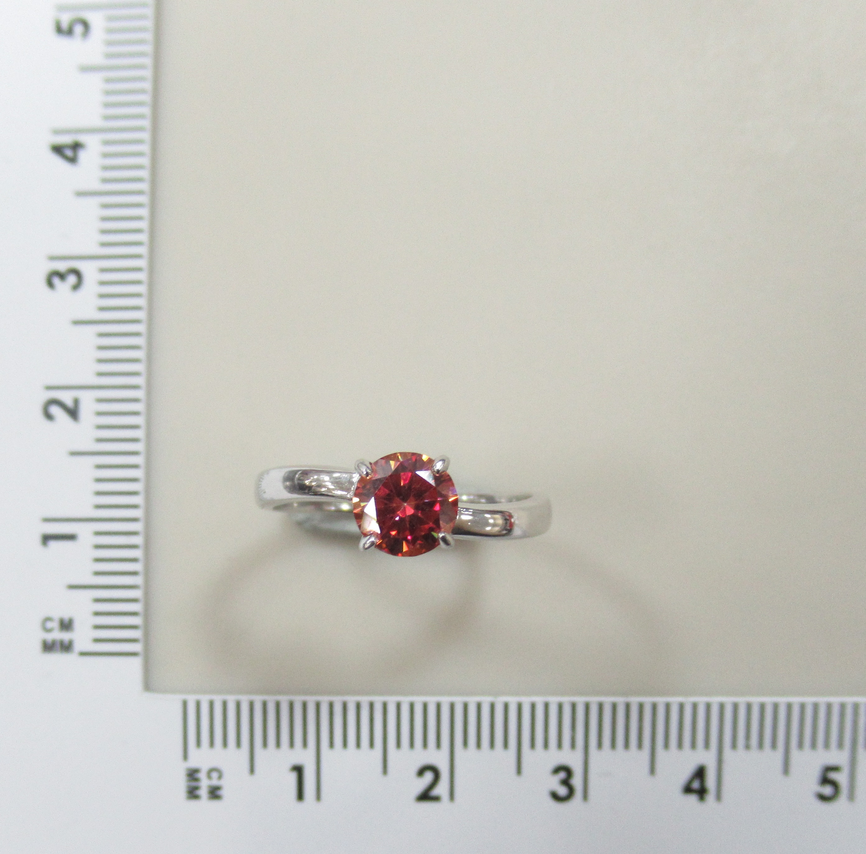 Серебряное кольцо с арбузным муассанитом